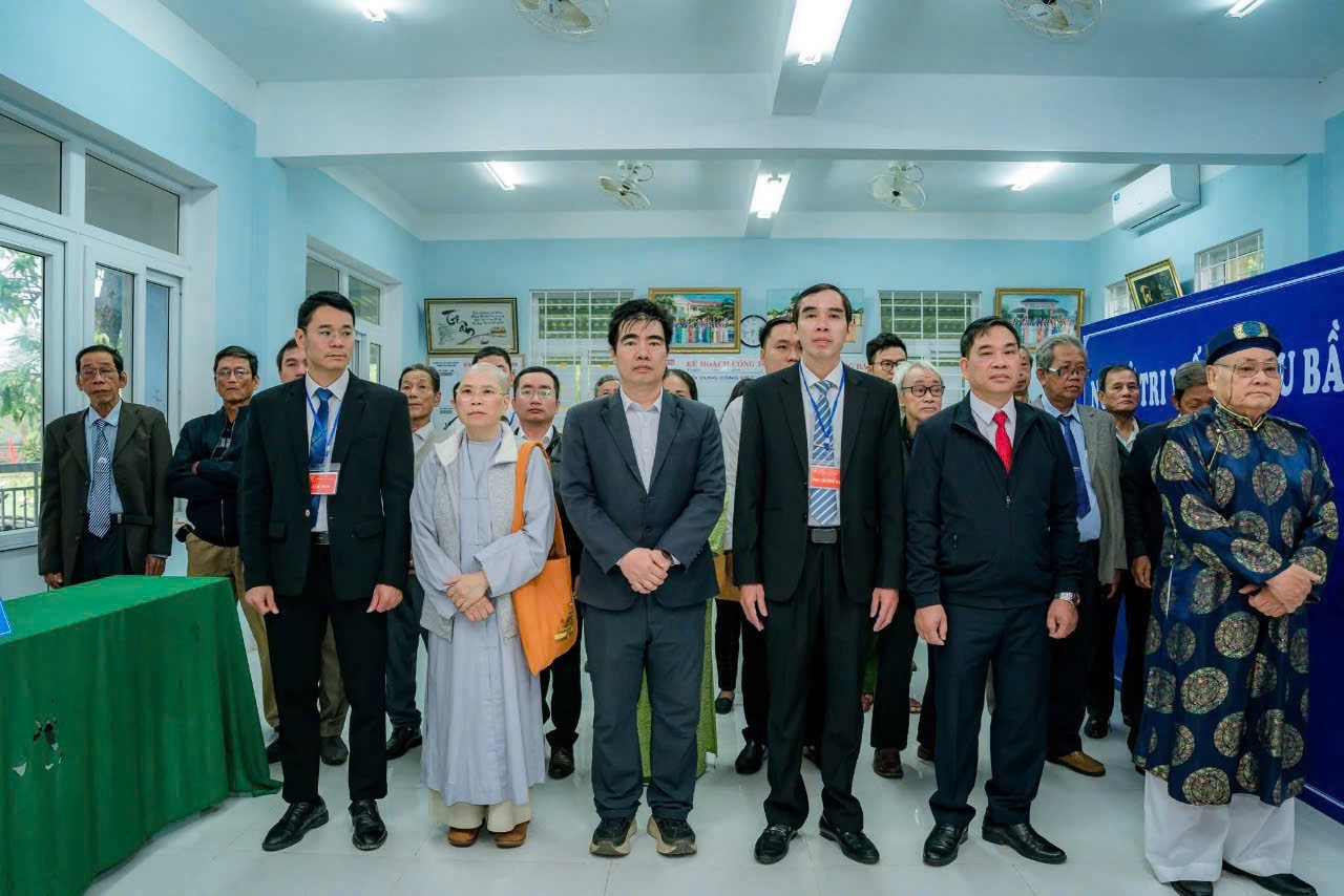 CÔNG CHỨC, VIÊN CHỨC, NGƯỜI LAO ĐỘNG SỞ TƯ PHÁP NÔ NỨC BỎ PHIẾU TRONG “NGÀY HỘI NON SÔNG”